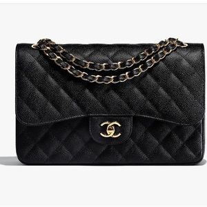 LARGE CLASSIC HANDBAG
Grained Calfskin & Gold-Tone Metal
Black